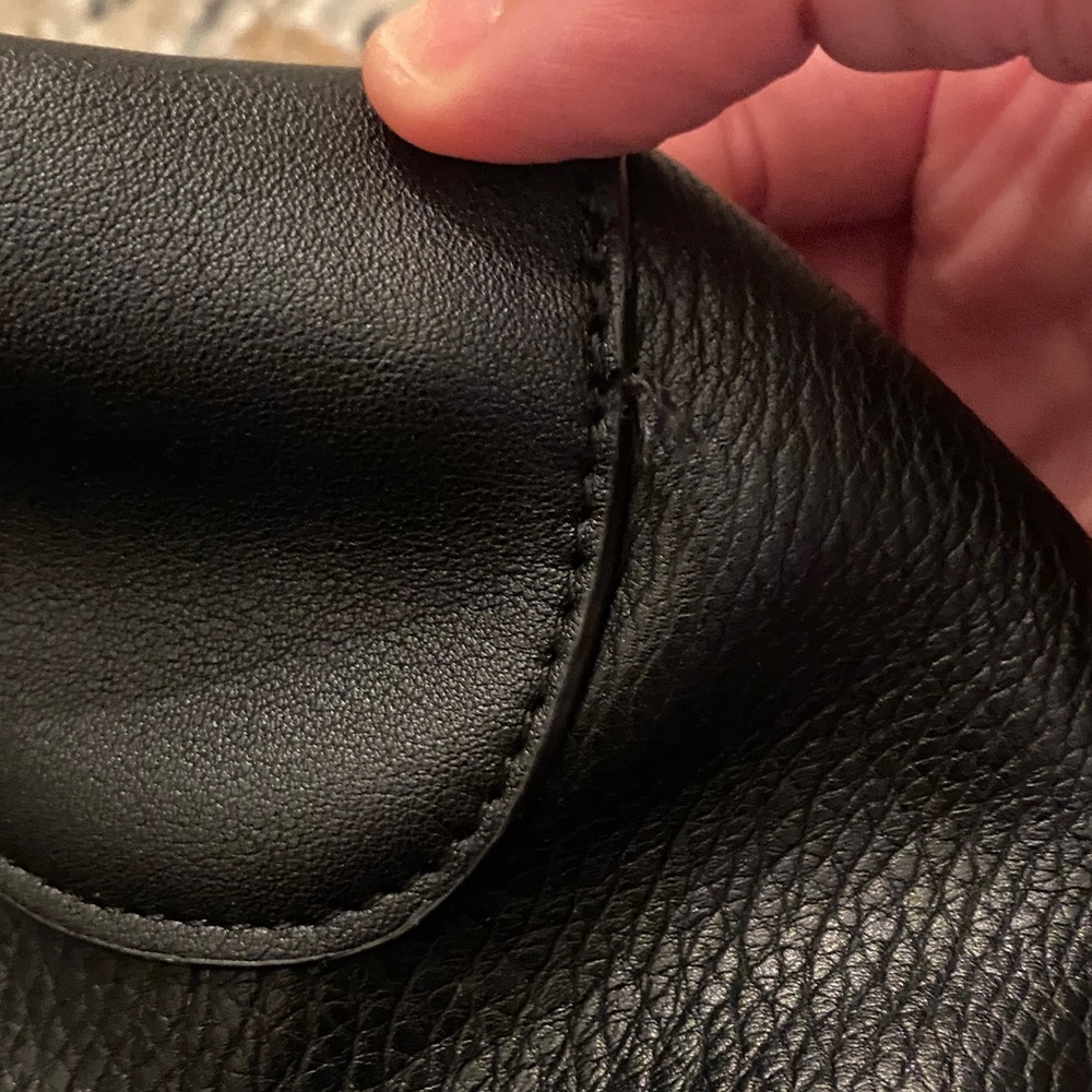 Sondra Roberts Black Bag - Picture 7 of 7